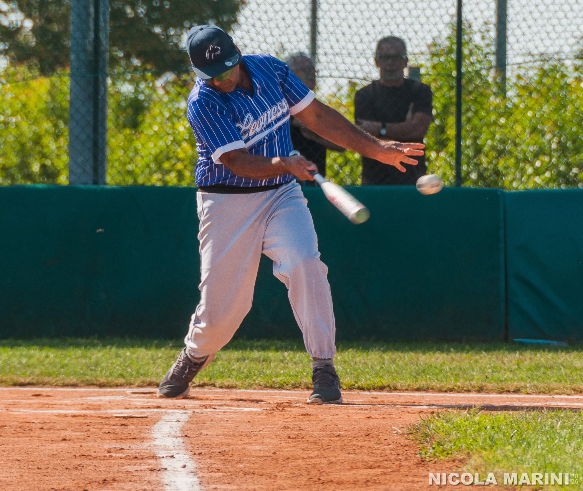 Una battuta durante la partita di Baseball per Ciechi tra Crazy Sambonifacese e La Leonessa Brescia